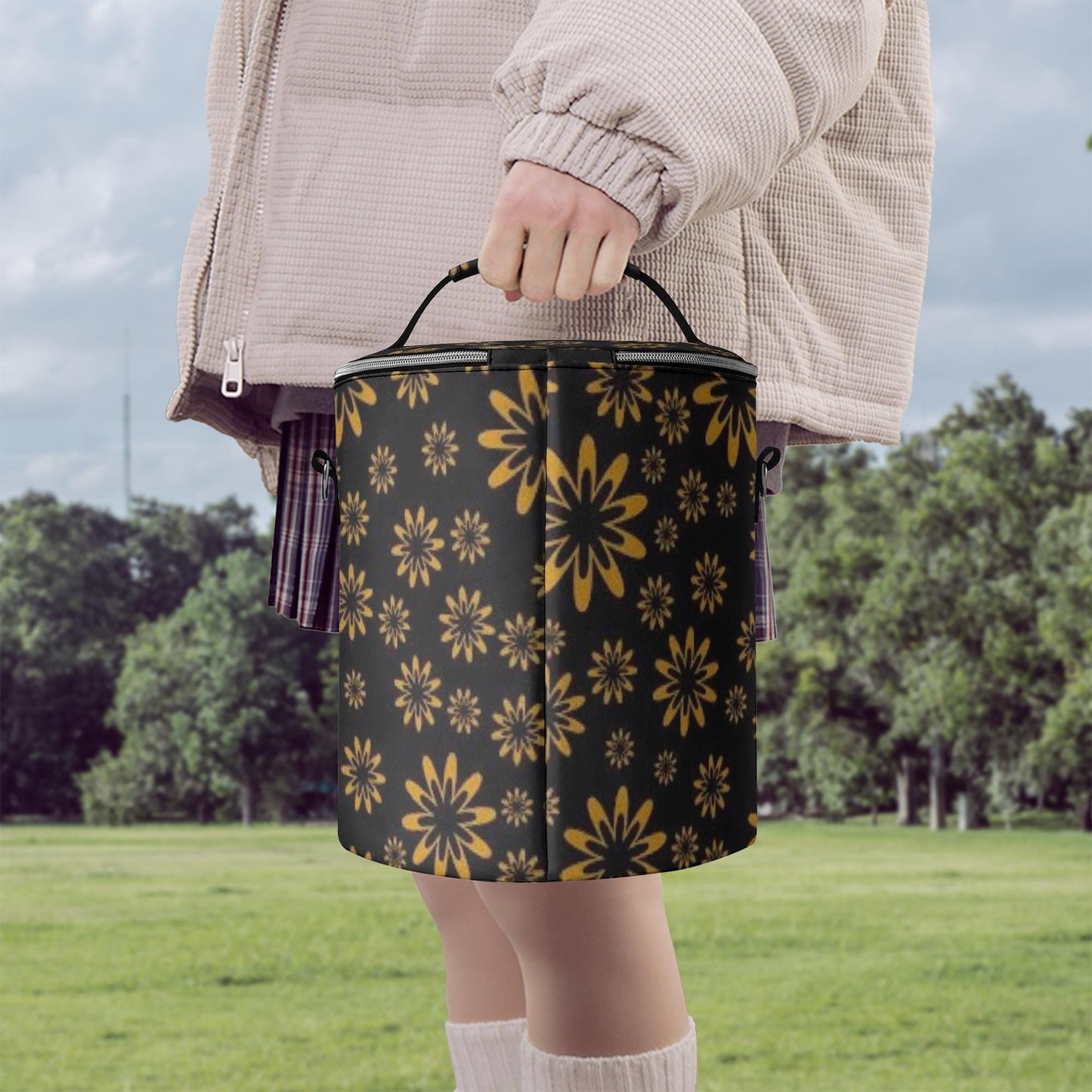 Flower Boomtelyah Round Insulated Bags