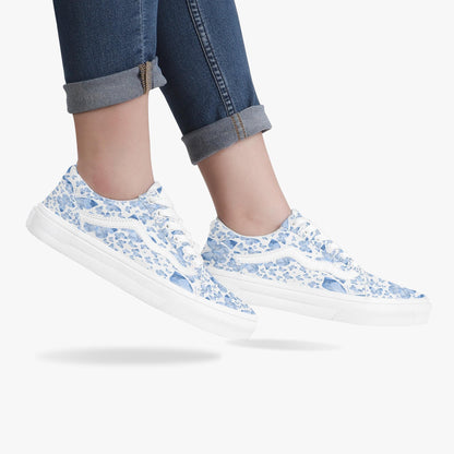 Blue Butterflies In White Trendy Low-Top Canvas Sneakers